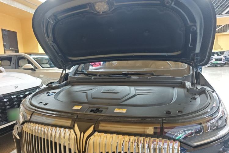 Used VOYAH Dream 2025 PHEV Four-Wheel Drive Prestige Kunpeng Edition Engine Bay
