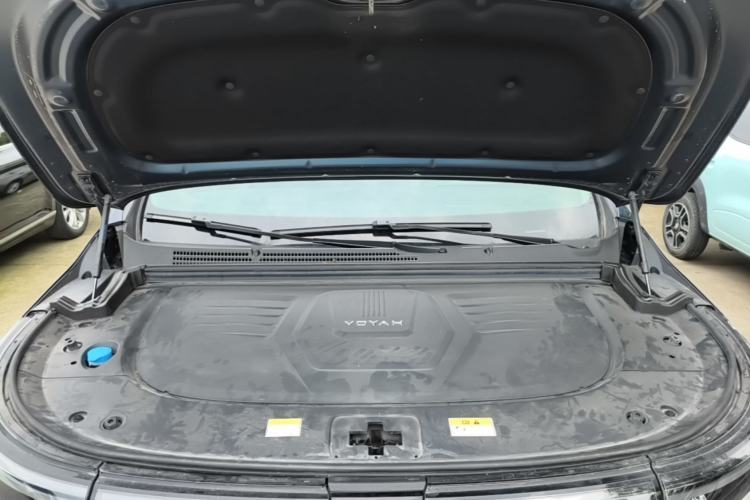 Used VOYAH Dream 2025 PHEV Four-Wheel-Drive Flagship Kunpeng Edition Engine Bay