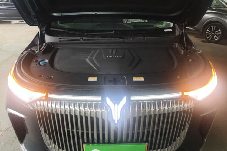 Used VOYAH Dream 2025 PHEV Four-Wheel-Drive Flagship Kunpeng Edition Engine Bay