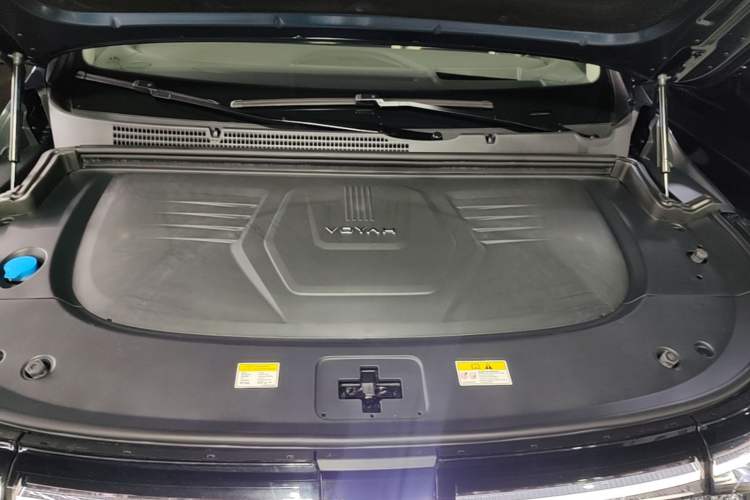 Used VOYAH Dream 2025 PHEV Four-Wheel Drive Prestige Kunpeng Edition Engine Bay