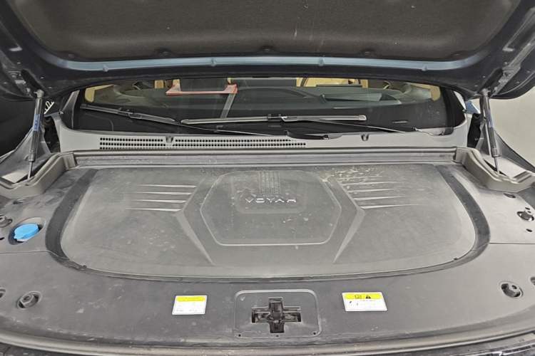 Used VOYAH Dream 2025 PHEV Four-Wheel Drive Prestige Qiankun Edition Engine Bay