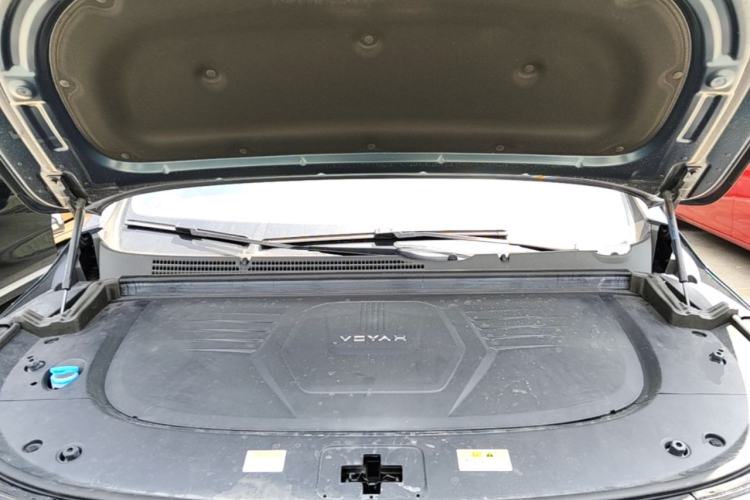 Used VOYAH Dream 2025 PHEV Four-Wheel Drive Prestige Qiankun Edition Engine Bay