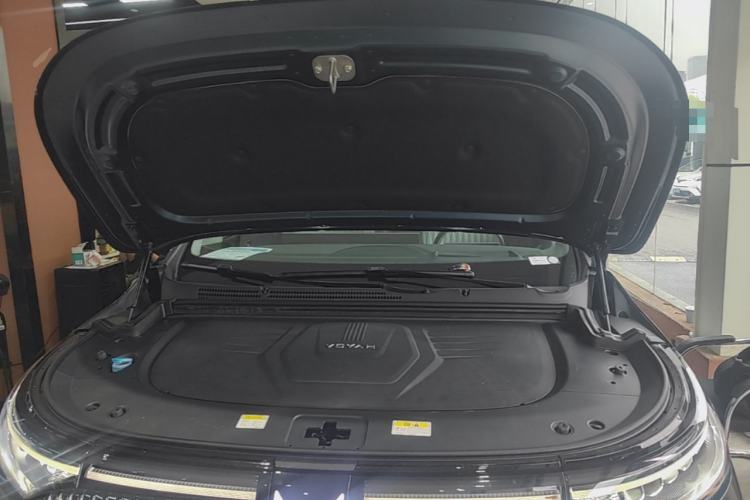 Used VOYAH Dream 2025 PHEV Four-Wheel-Drive Flagship Kunpeng Edition Engine Bay