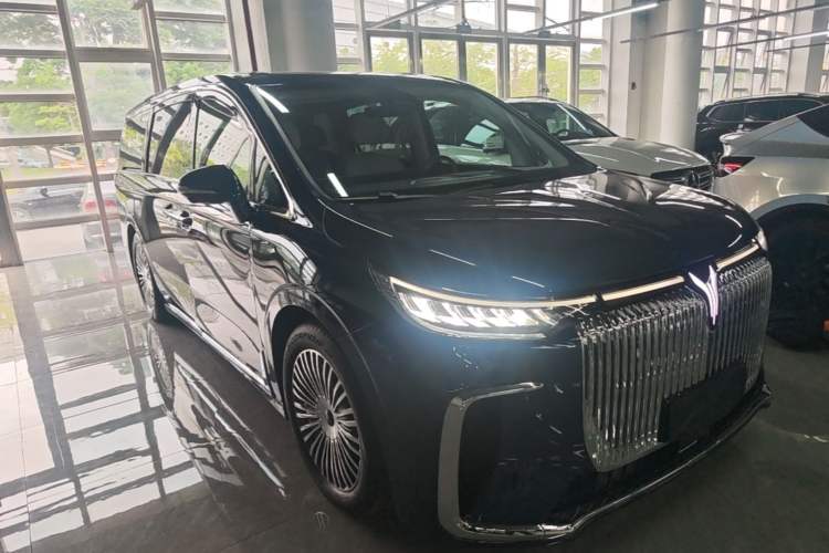 Used VOYAH Dream 2025 PHEV Four-Wheel-Drive Flagship Kunpeng Edition Exterior 1