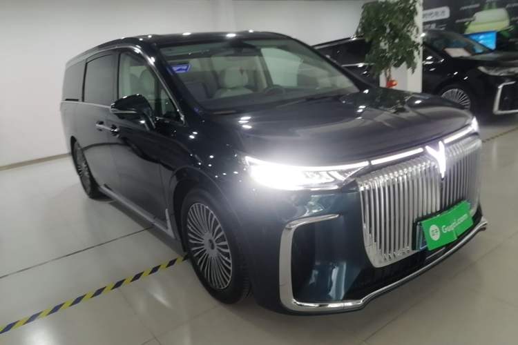 Used VOYAH Dream 2025 PHEV Four-Wheel-Drive Flagship Kunpeng Edition Exterior 1