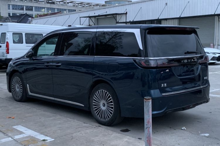 Used VOYAH Dream 2025 PHEV Four-Wheel Drive Prestige Kunpeng Edition Exterior 1