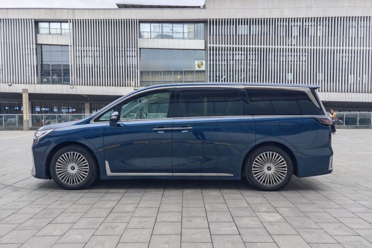 Used VOYAH Dream 2025 PHEV Four-Wheel-Drive Flagship Kunpeng Edition Exterior 10