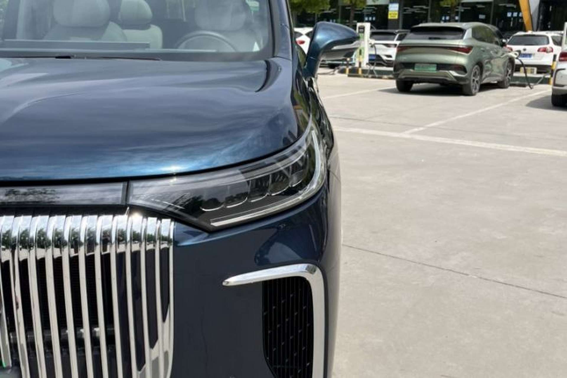 Used VOYAH Dream 2025 PHEV Four-Wheel-Drive Flagship Kunpeng Edition Exterior 11