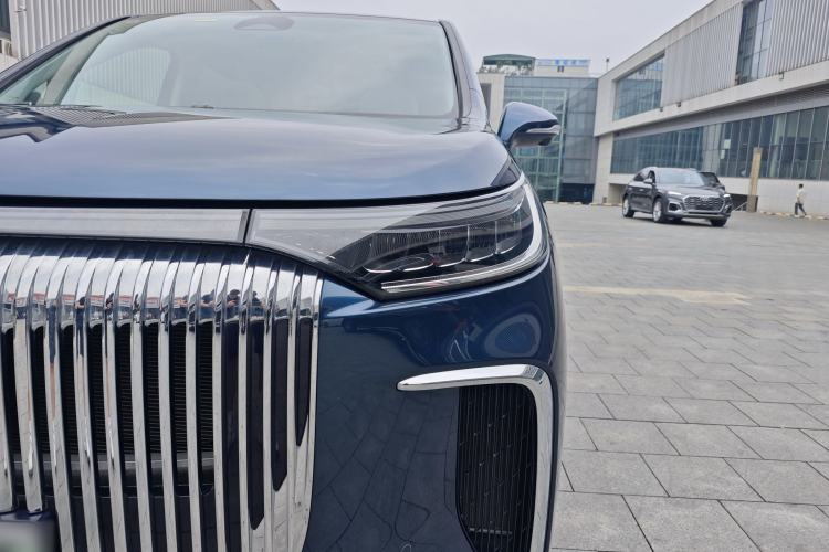 Used VOYAH Dream 2025 PHEV Four-Wheel-Drive Flagship Kunpeng Edition Exterior 2