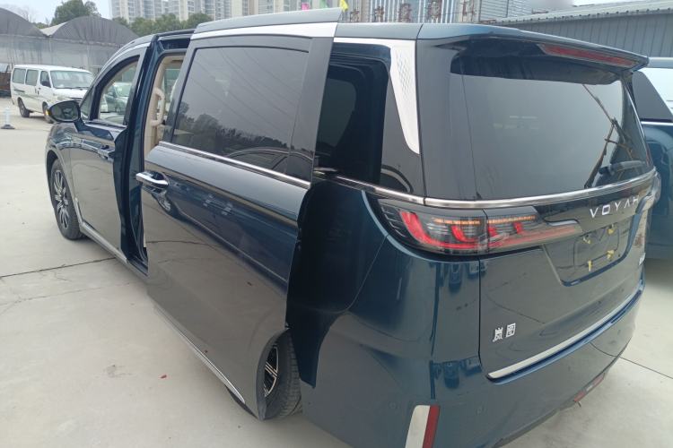 Used VOYAH Dream 2025 EV Four-Wheel Drive Flagship Kunpeng Edition Exterior 2