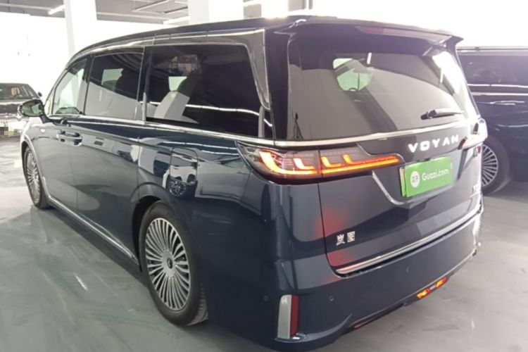 Used VOYAH Dream 2025 PHEV Four-Wheel-Drive Flagship Kunpeng Edition Exterior 2