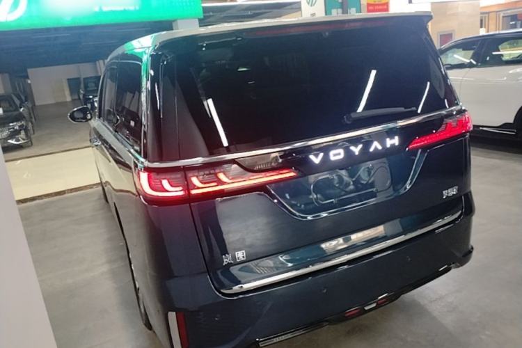 Used VOYAH Dream 2025 EV Four-Wheel Drive Flagship Kunpeng Edition Exterior 2