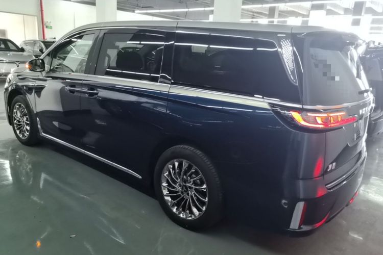 Used VOYAH Dream 2025 EV Four-Wheel-Drive Flagship Qiankun Version Exterior 2