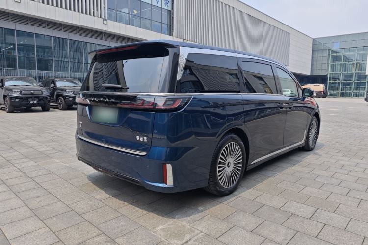 Used VOYAH Dream 2025 PHEV Four-Wheel-Drive Flagship Kunpeng Edition Exterior 2