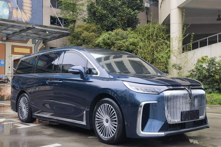 Used VOYAH Dream 2025 PHEV Four-Wheel-Drive Flagship Kunpeng Edition Exterior 2