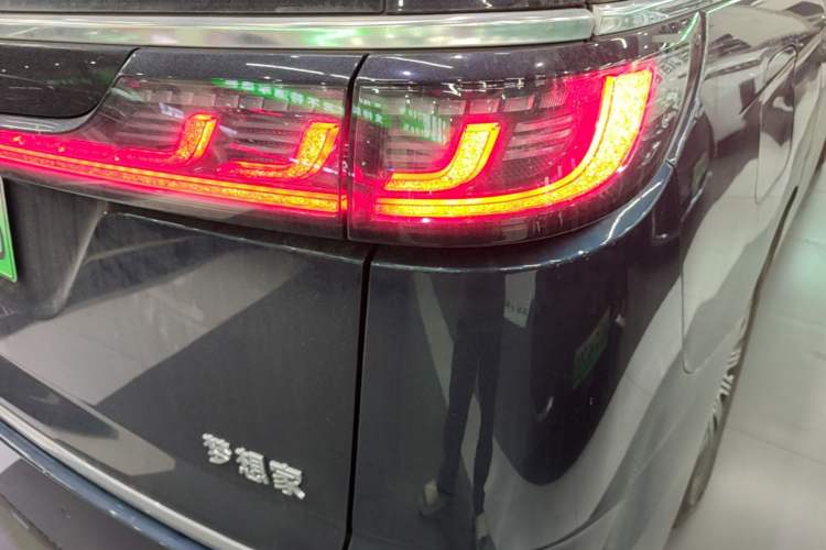 Used VOYAH Dream 2025 EV Four-Wheel Drive Prestige Qiankun Edition Exterior 3