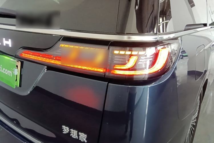 Used VOYAH Dream 2025 PHEV Four-Wheel-Drive Flagship Kunpeng Edition Exterior 3