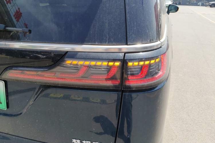 Used VOYAH Dream 2025 PHEV Four-Wheel-Drive Flagship Kunpeng Edition Exterior 3