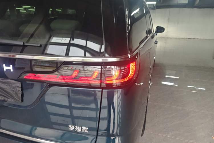 Used VOYAH Dream 2025 PHEV Four-Wheel-Drive Flagship Kunpeng Edition Exterior 3