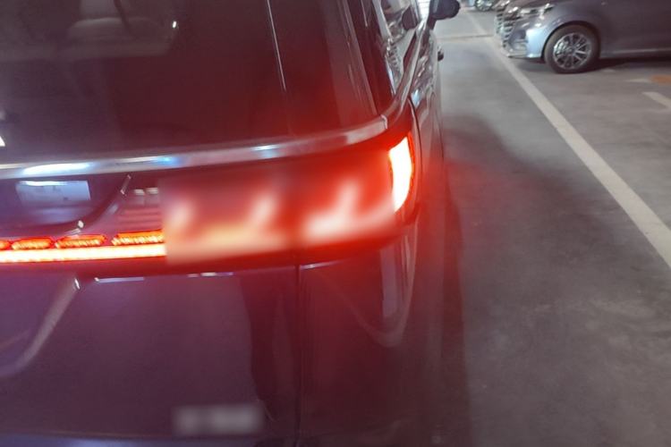 Used VOYAH Dream 2025 PHEV Four-Wheel-Drive Flagship Kunpeng Edition Exterior 3