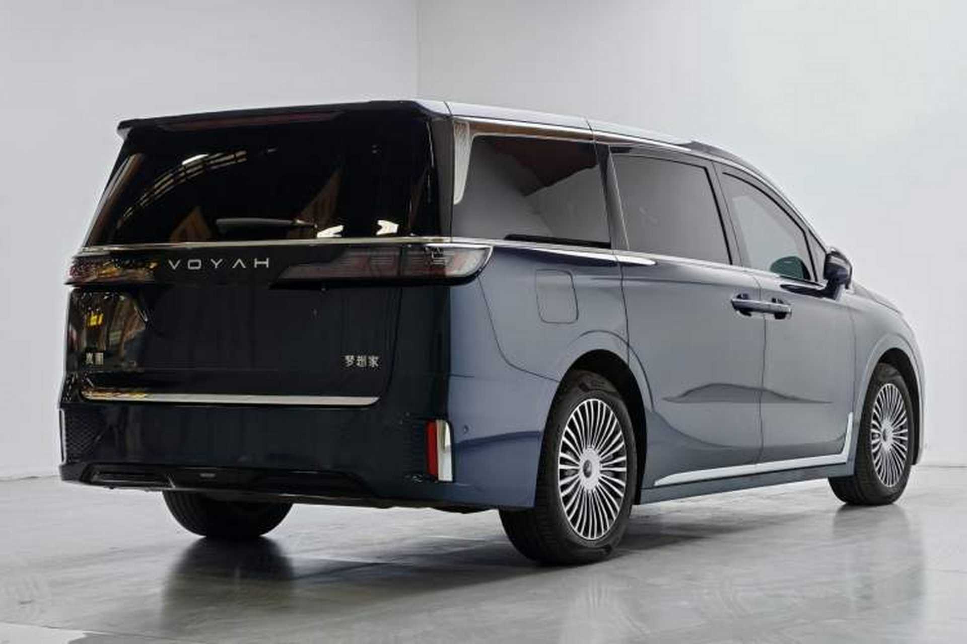 Used VOYAH Dream 2025 PHEV Four-Wheel Drive Prestige Kunpeng Edition Exterior 3