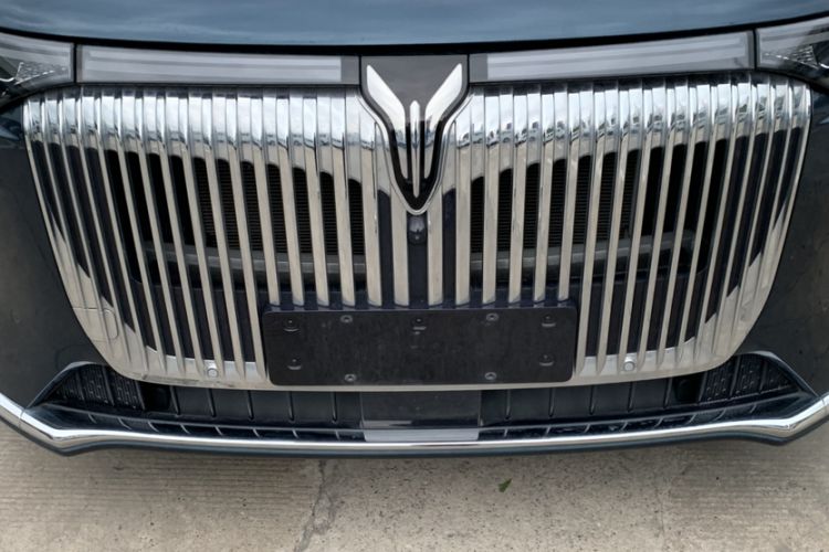 Used VOYAH Dream 2025 PHEV Four-Wheel Drive Prestige Kunpeng Edition Exterior 3