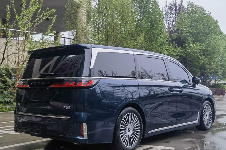 Used VOYAH Dream 2025 PHEV Four-Wheel-Drive Flagship Kunpeng Edition Exterior 3