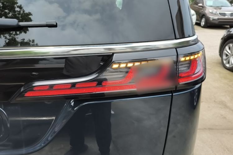 Used VOYAH Dream 2025 PHEV Four-Wheel-Drive Flagship Kunpeng Edition Exterior 3