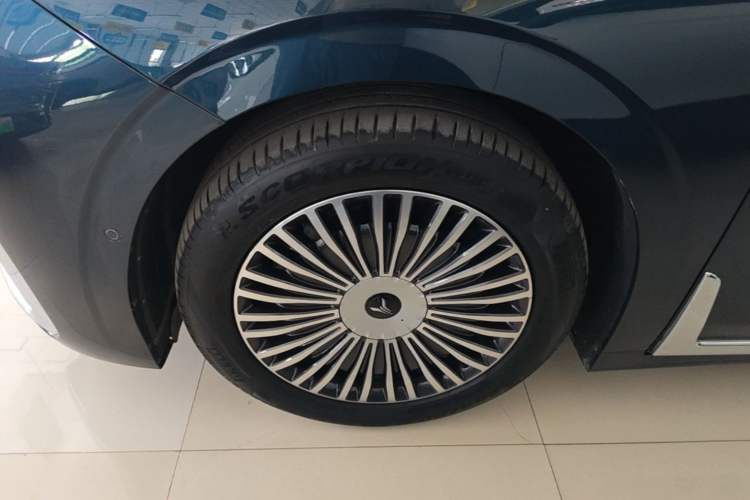Used VOYAH Dream 2025 PHEV Four-Wheel-Drive Flagship Kunpeng Edition Exterior 4