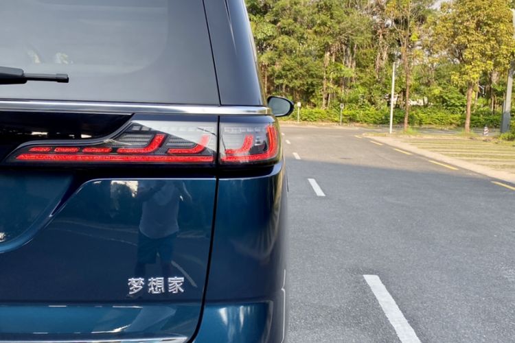 Used VOYAH Dream 2025 PHEV Four-Wheel-Drive Flagship Kunpeng Edition Exterior 4