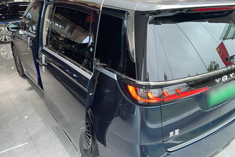 Used VOYAH Dream 2025 PHEV Four-Wheel-Drive Flagship Kunpeng Edition Exterior 5