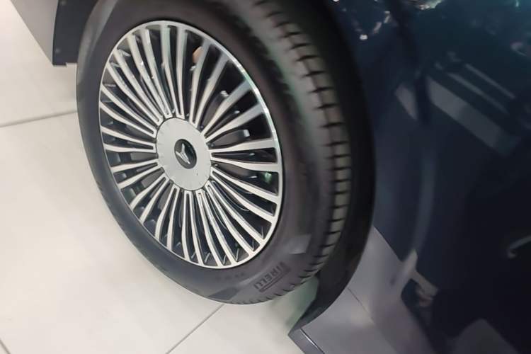 Used VOYAH Dream 2025 PHEV Four-Wheel-Drive Flagship Kunpeng Edition Exterior 5