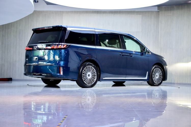 Used VOYAH Dream 2025 PHEV Four-Wheel-Drive Flagship Kunpeng Edition Exterior 5