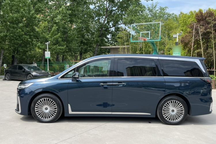 Used VOYAH Dream 2025 PHEV Four-Wheel-Drive Flagship Kunpeng Edition Exterior 6