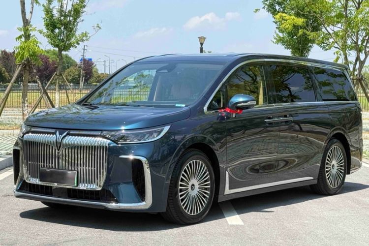 Used VOYAH Dream 2025 PHEV Four-Wheel-Drive Flagship Kunpeng Edition Exterior 7