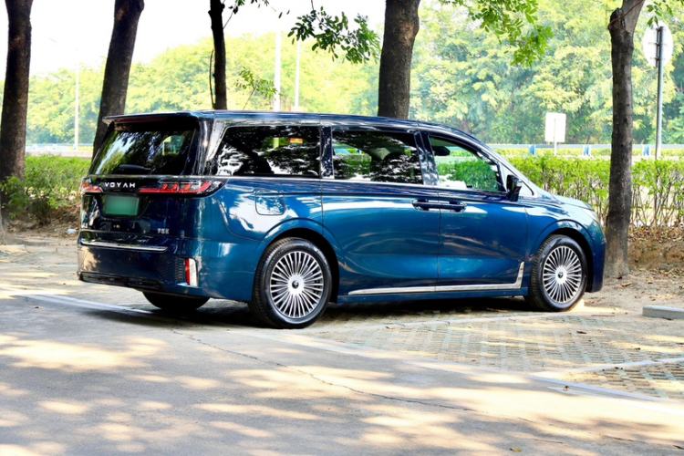 Used VOYAH Dream 2025 PHEV Four-Wheel-Drive Flagship Kunpeng Edition Exterior 7