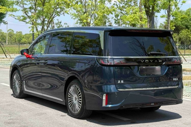 Used VOYAH Dream 2025 PHEV Four-Wheel-Drive Flagship Kunpeng Edition Exterior 8