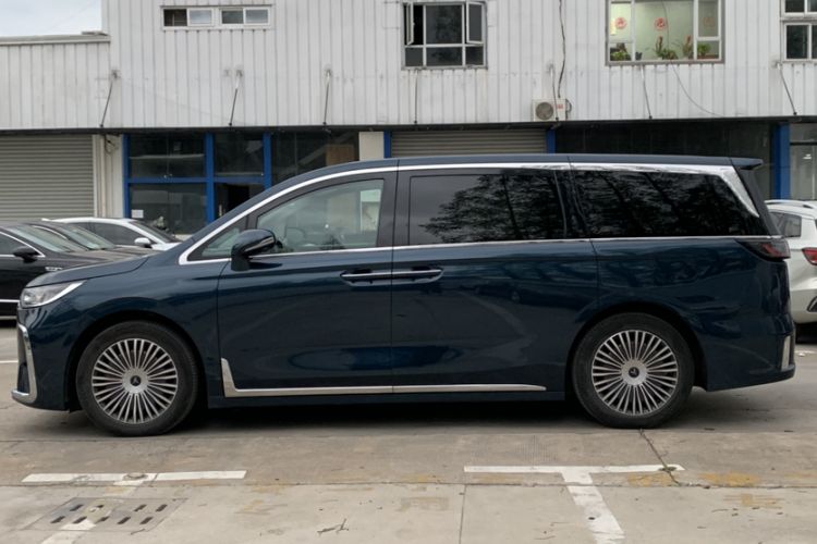 Used VOYAH Dream 2025 PHEV Four-Wheel Drive Prestige Kunpeng Edition Exterior 8