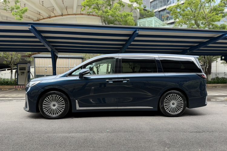 Used VOYAH Dream 2025 PHEV Four-Wheel-Drive Flagship Kunpeng Edition Exterior 8