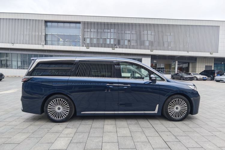 Used VOYAH Dream 2025 PHEV Four-Wheel-Drive Flagship Kunpeng Edition Exterior 9