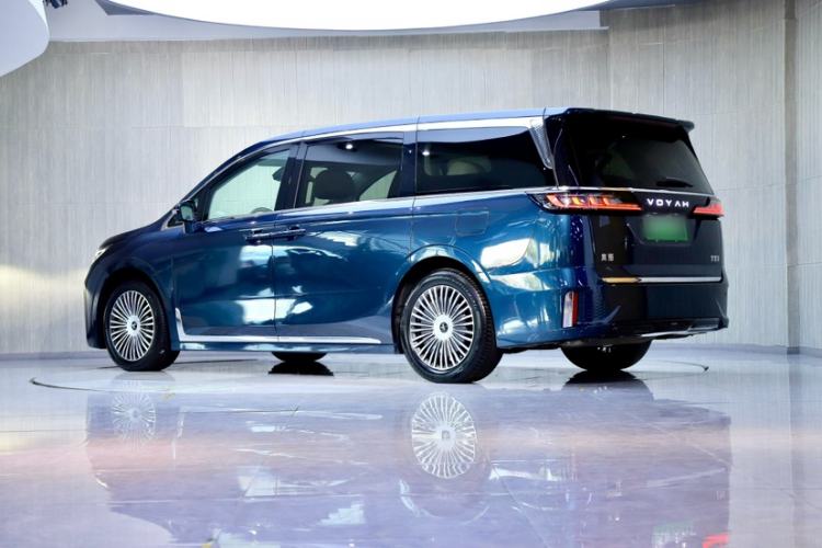 Used VOYAH Dream 2025 PHEV Four-Wheel-Drive Flagship Kunpeng Edition Exterior 9