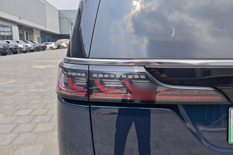 Used VOYAH Dream 2025 PHEV Four-Wheel-Drive Flagship Kunpeng Edition Exterior 9