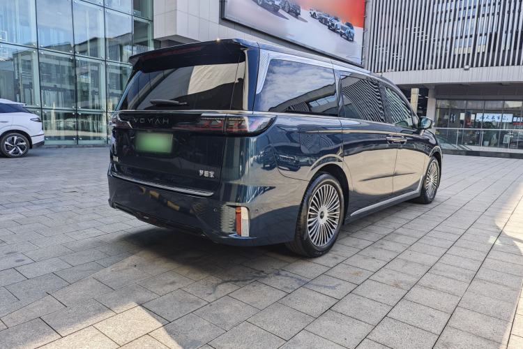 Used VOYAH Dream 2025 PHEV Four-Wheel-Drive Flagship Kunpeng Edition Exterior 9