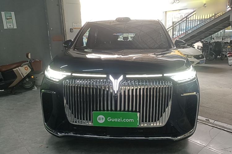 Used VOYAH Dream 2025 PHEV Four-Wheel Drive Prestige Qiankun Edition Front