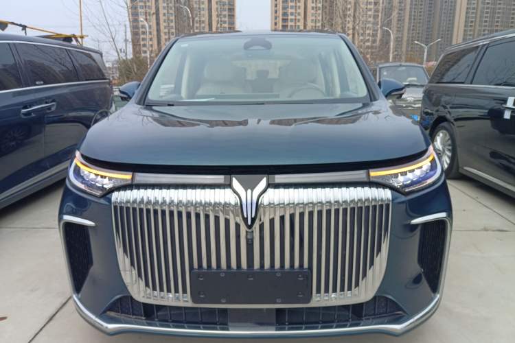 Used VOYAH Dream 2025 EV Four-Wheel Drive Flagship Kunpeng Edition Front