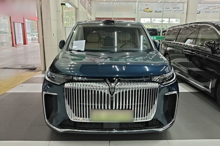 Used VOYAH Dream 2025 PHEV Four-Wheel Drive Prestige Qiankun Edition Front