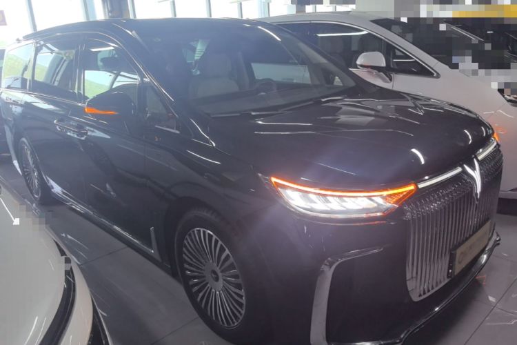 Used VOYAH Dream 2025 PHEV Four-Wheel-Drive Flagship Kunpeng Edition Front Right 45 Deg