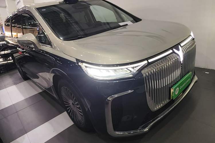 Used VOYAH Dream 2025 PHEV Four-Wheel-Drive Flagship Version – Qiankun Edition Front Right 45 Deg