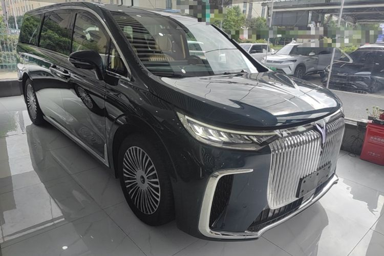 Used VOYAH Dream 2025 PHEV Four-Wheel-Drive Flagship Kunpeng Edition Front Right 45 Deg