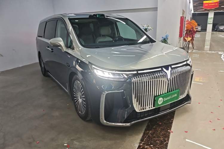 Used VOYAH Dream 2025 PHEV Four-Wheel-Drive Flagship Version – Qiankun Edition Front Right 45 Deg